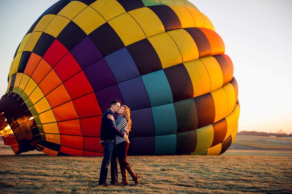 hot air balloon engagement session