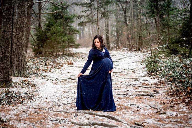 winter maternity photoshoot dress