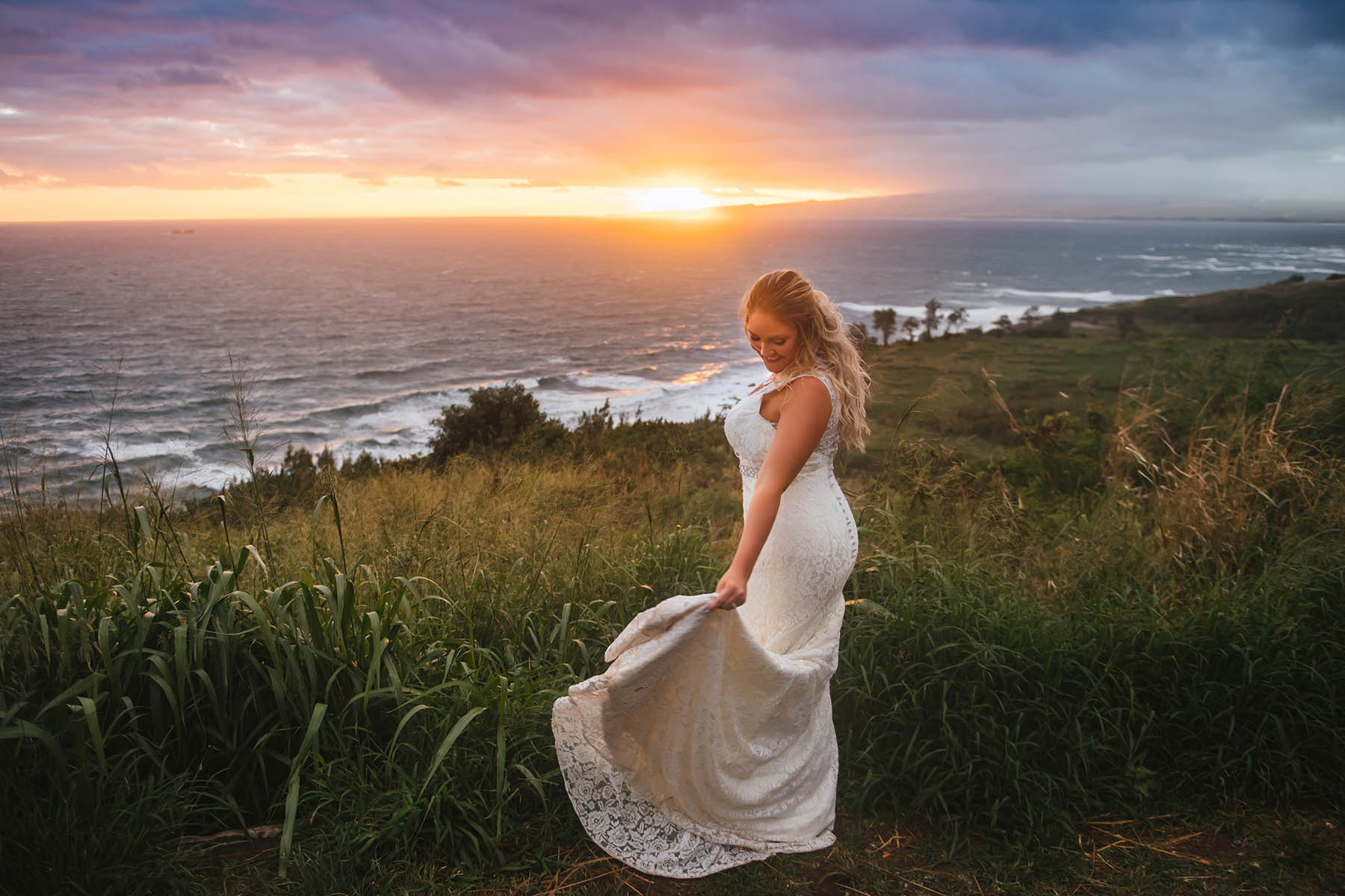 Sunrise wedding photos in Maui