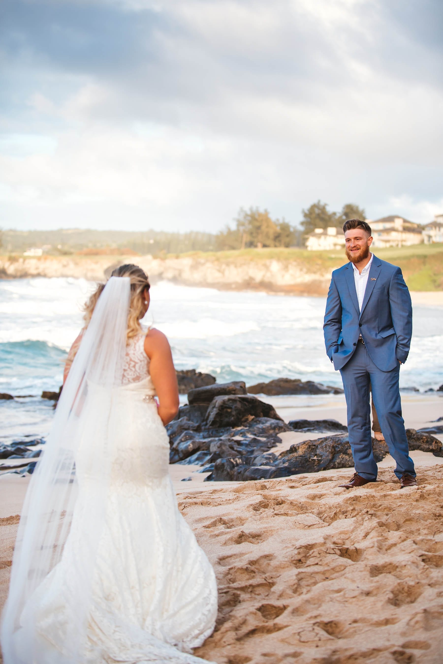 Hawaii beach elopement locations