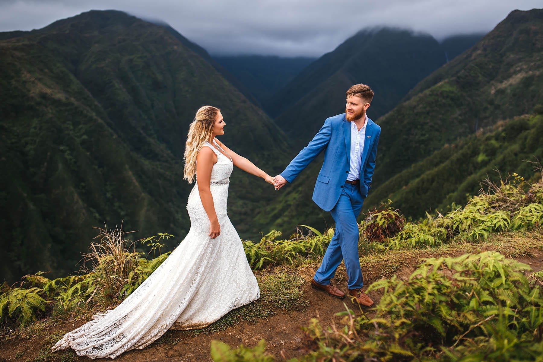 Best Maui Hawaii wedding photographers 