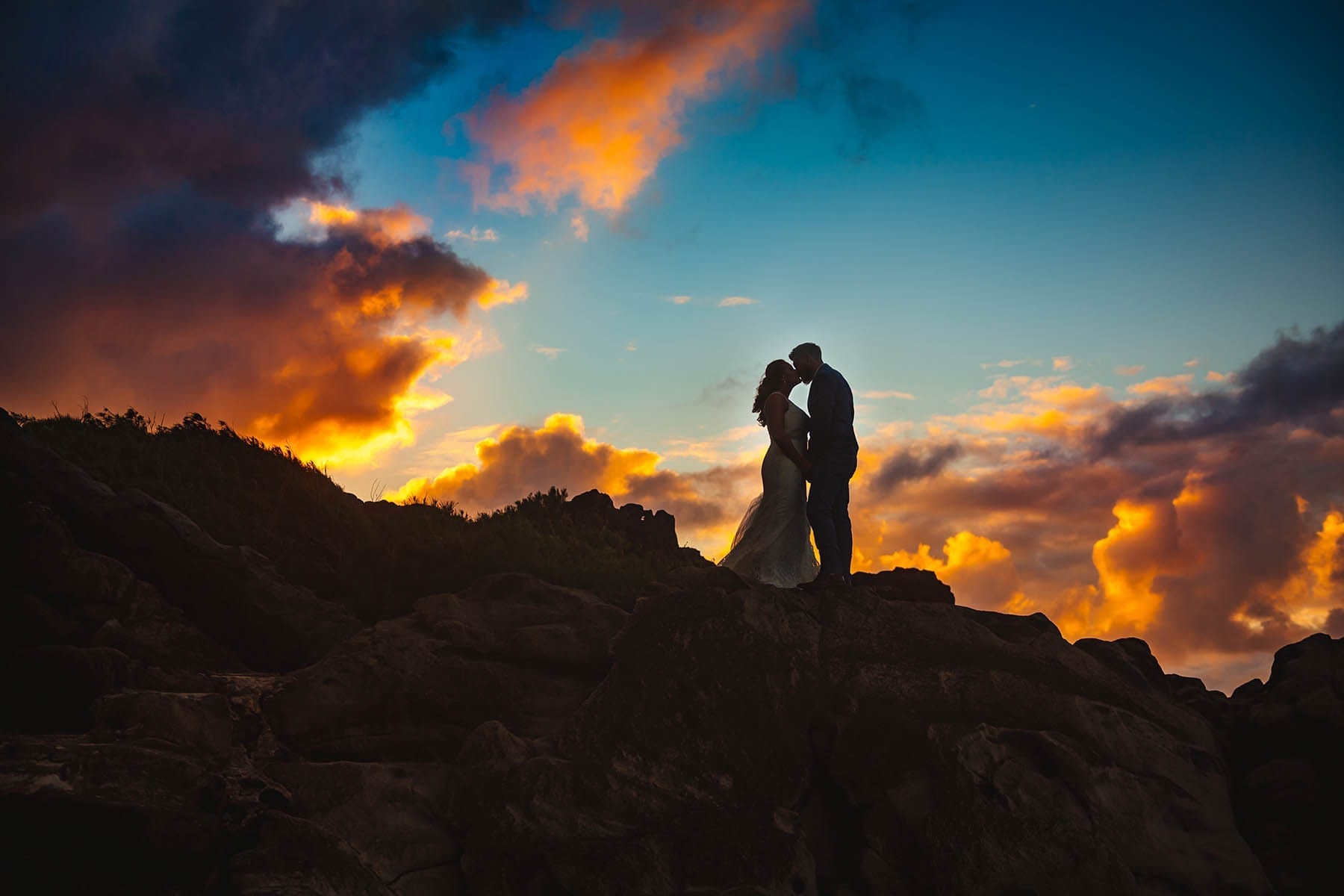 Hawaii sunset wedding ceremony