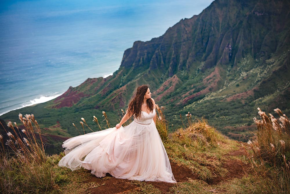 bride at Na Pali Coast Hawaii