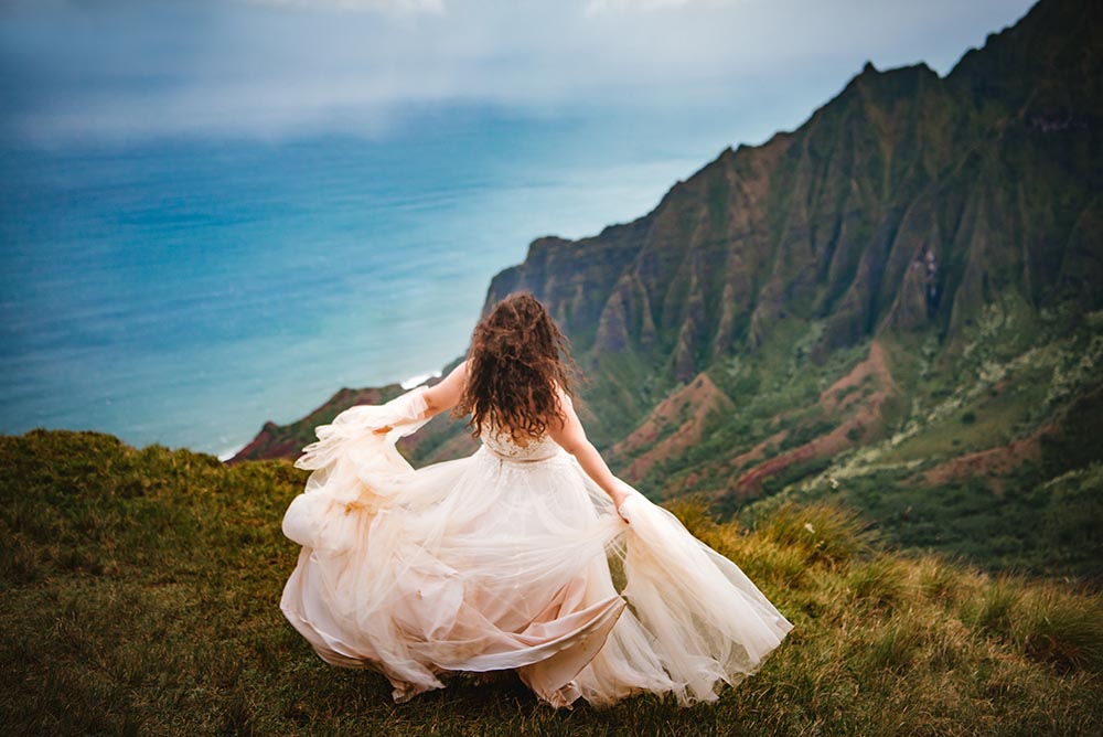 bride on the Na Pali Coast