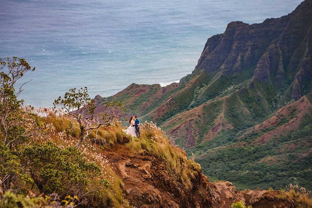 Na Pali Coast Kauai adventure elopement photographer