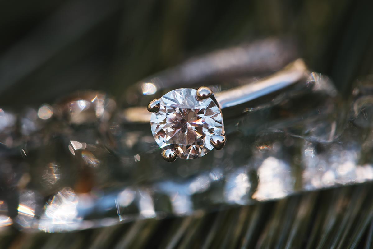 Diamond engagement ring 